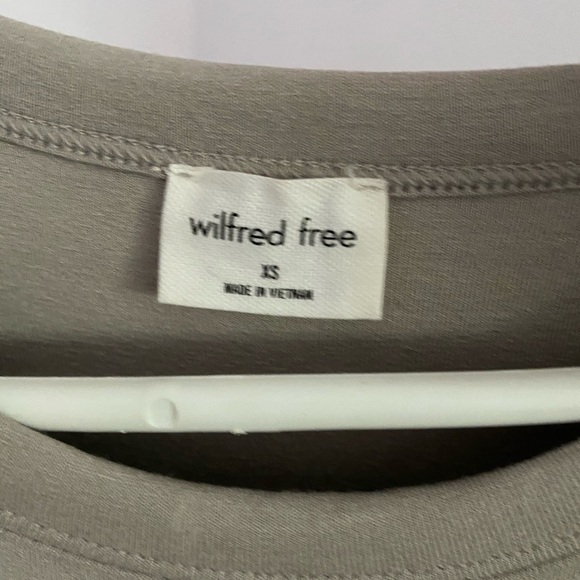 Aritzia Dresses & Skirts - Aritzia t shirt dress